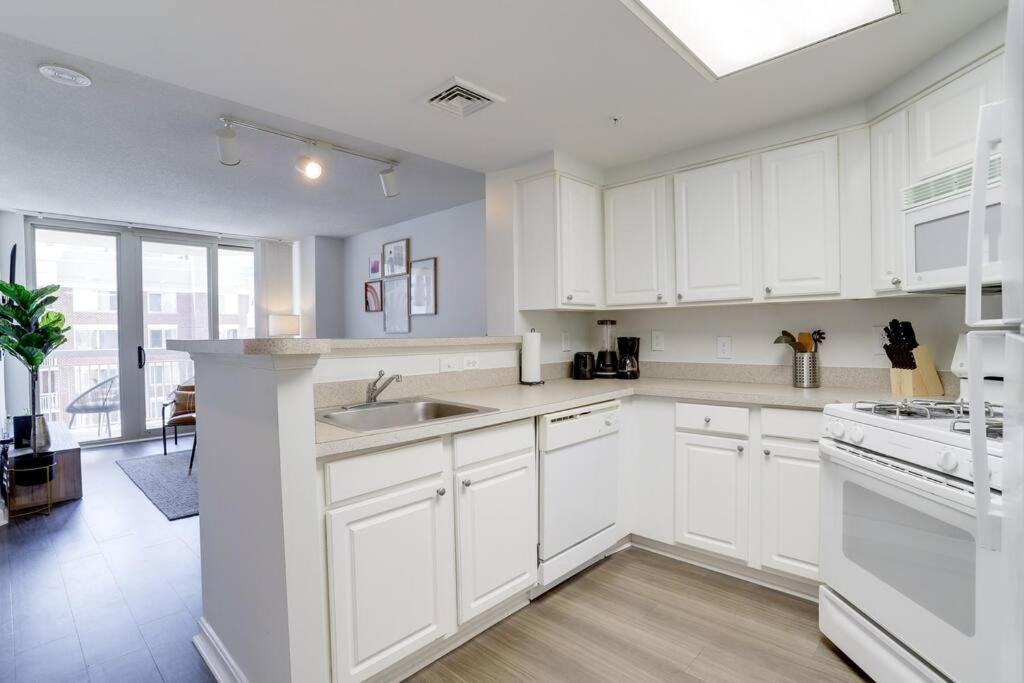 Gorgeous 1 Bedroom Condo At Ballston Place With Gym Arlington Exterior photo