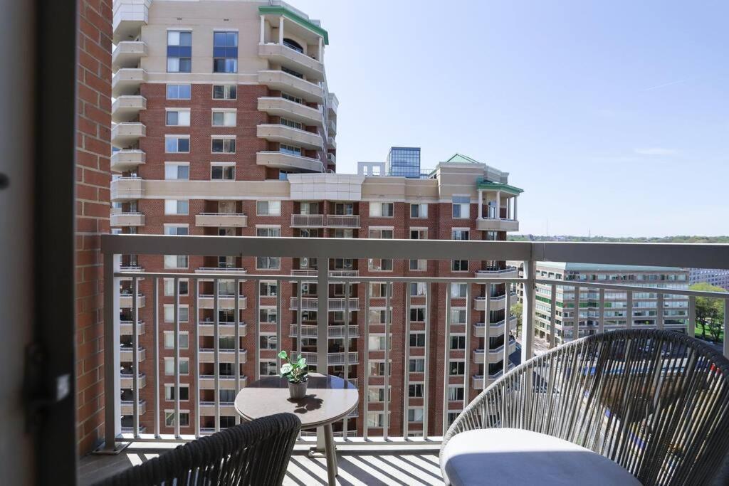 Gorgeous 1 Bedroom Condo At Ballston Place With Gym Arlington Exterior photo